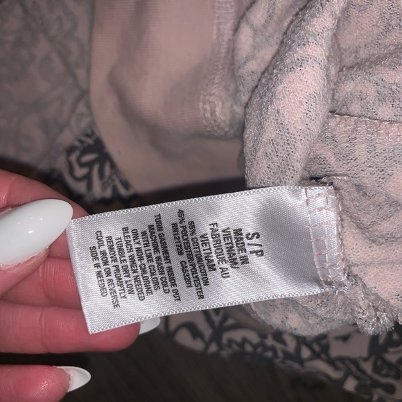 Aeropostale Baby Pink/Gray Floral Pull Over Hoodie - Picture 5 of 6